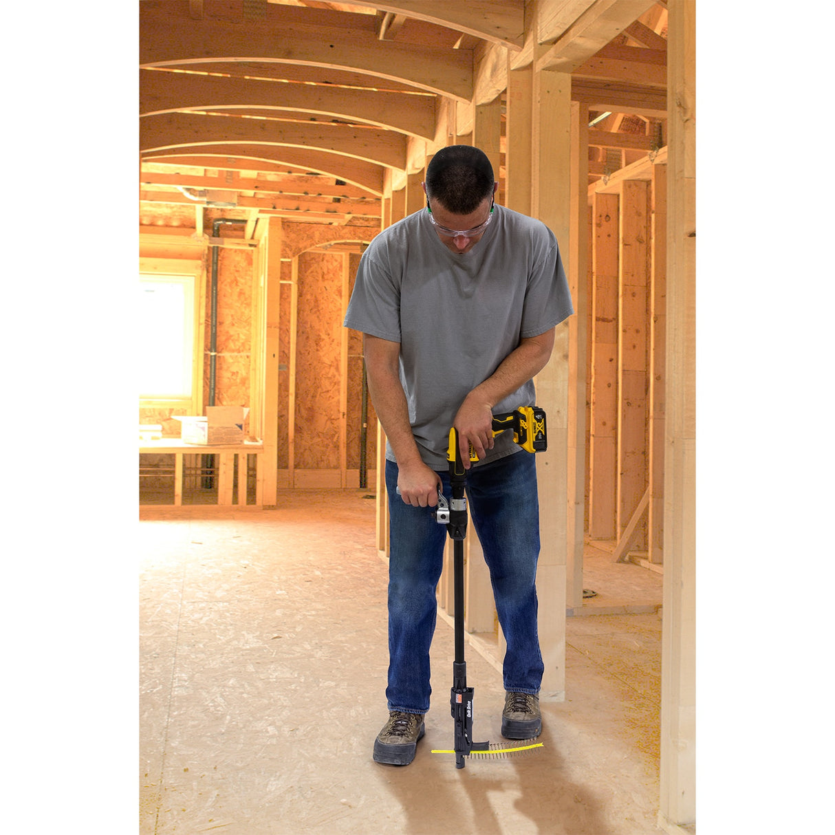 Quik Drive 5-Amp 20-volt Max Lithium Ion (li-ion) Collated Fastener Brushless Screw Gun Kit PRO250G2DC2K