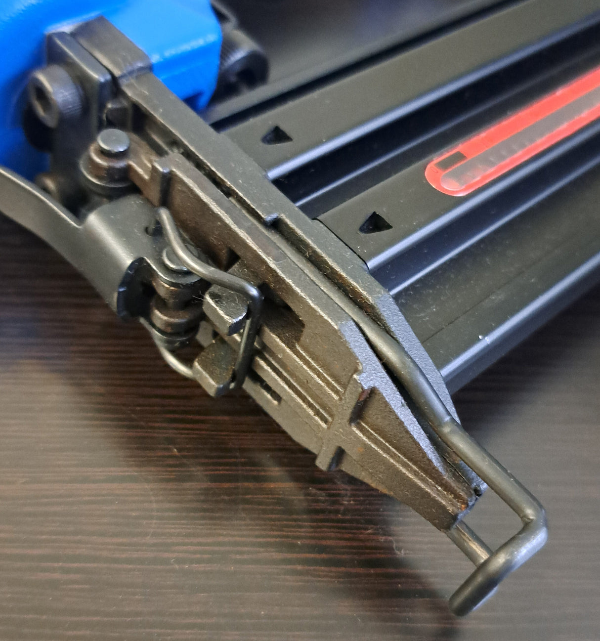 Ngtq18g 18-Gauge Brad Nail Gun NGTQ18G