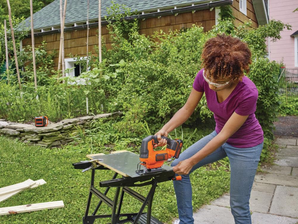 20-volt Max Variable Speed Keyless Cordless Jigsaw (Bare Tool) BDCJS20B