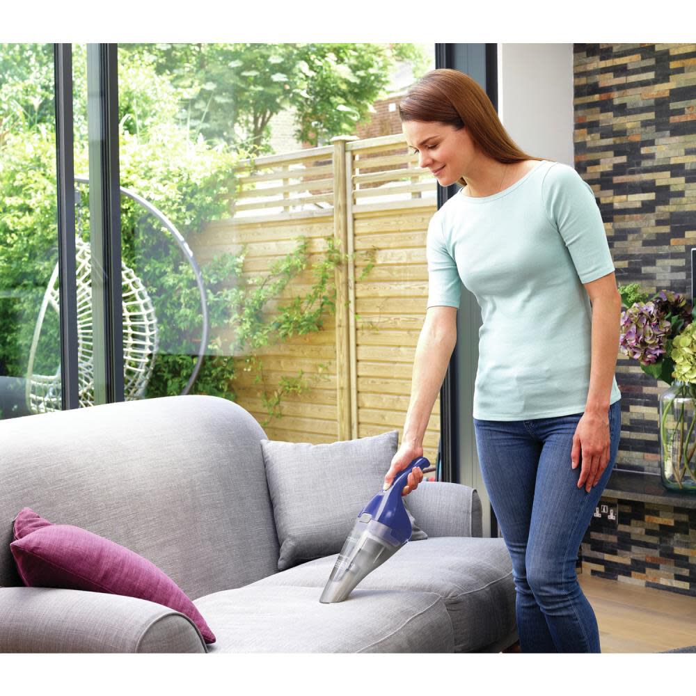 QuickClean Handheld Vacuum HNVC115J22