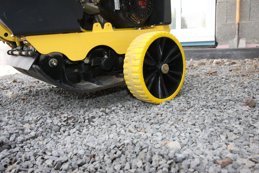 15.7 In. Reversible Vibratory Plate - Honda GX160 Engine BPR 25/40