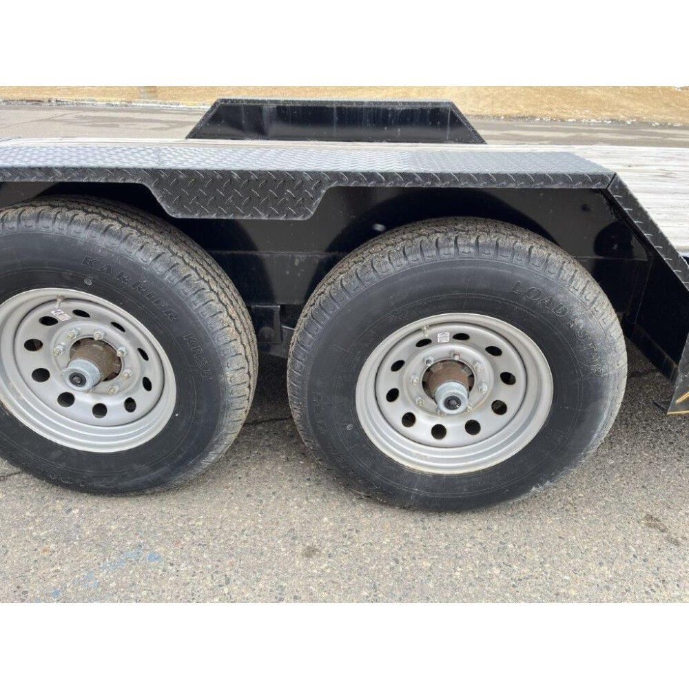 XT8222A207 22ft Bed Length Tandem Axle Equipment Trailer XT8222A207