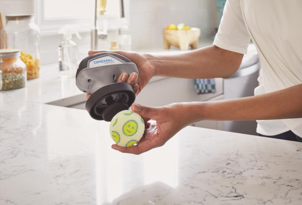 Versa Power Scrubber with Scrub Daddy Higher Performance Cleaning Pads PC10-07