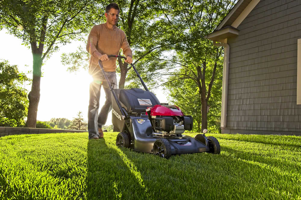 21 In. Steel Deck 3-in-1 Push Lawn Mower with GCV170 Engine and Auto Choke HRN216PKA