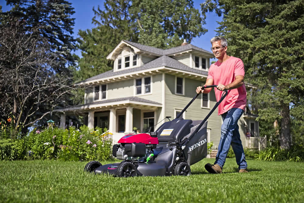 21 In. Steel Deck 3-in-1 Push Lawn Mower with GCV170 Engine and Auto Choke HRN216PKA