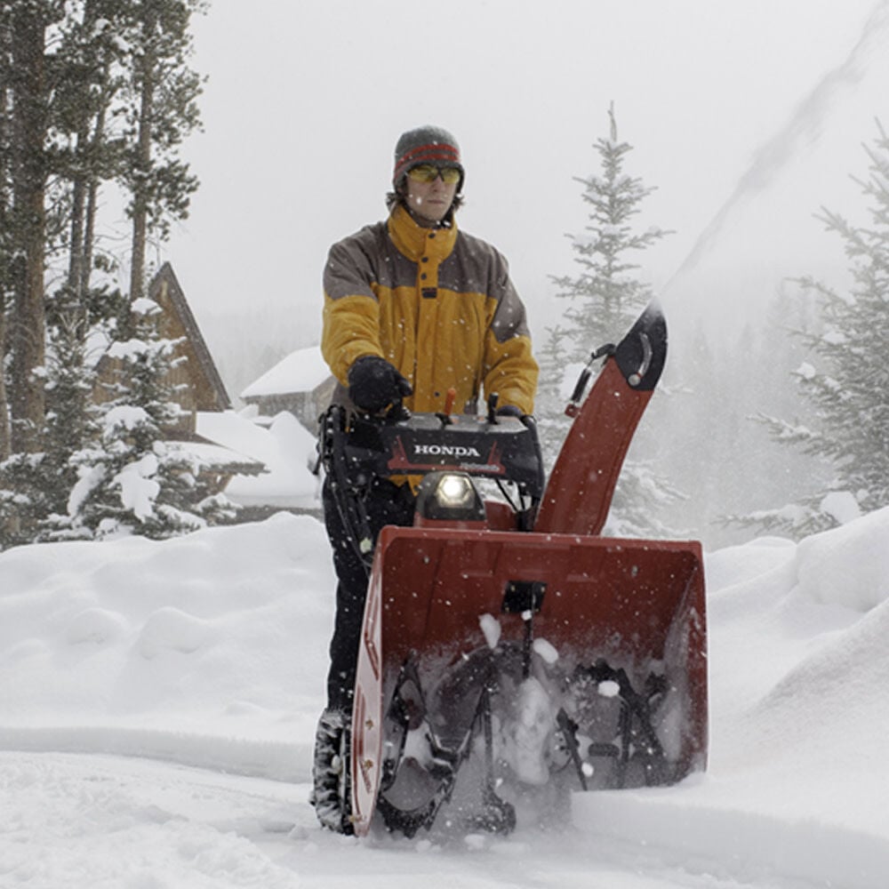 7HP 24In Track Drive Snow Blower HSS724AAT