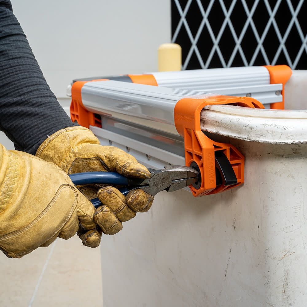 1 Man Wall Assembly Rail System BC100WA