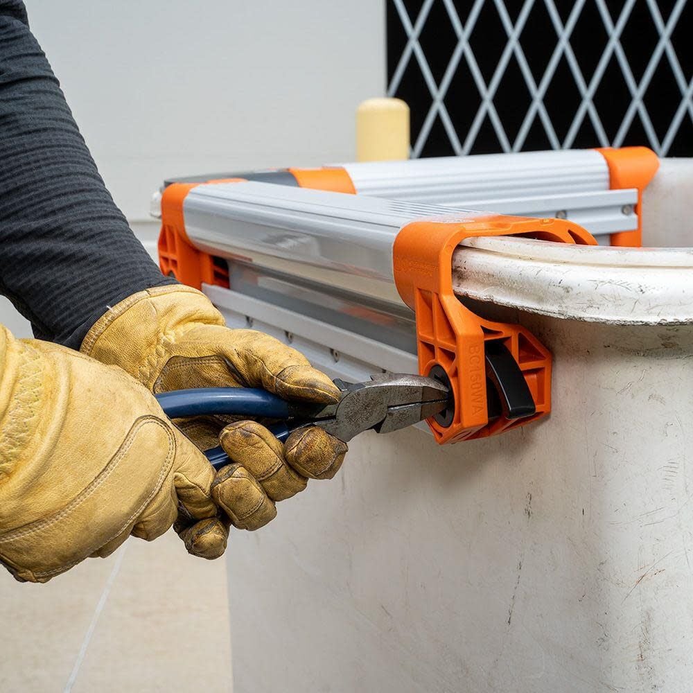 1 Man Wall Assembly Rail System BC100WA