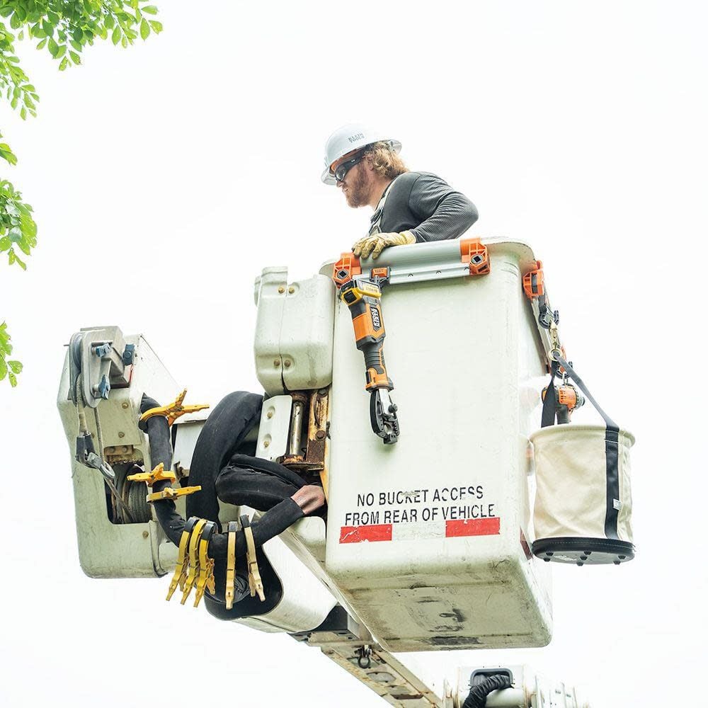 1 Man Wall Assembly Rail System BC100WA