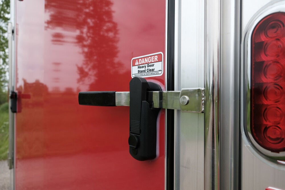 15ft Legend Deluxe Aluminum Single Axle Enclosed Trailer 7X15DVNSA30