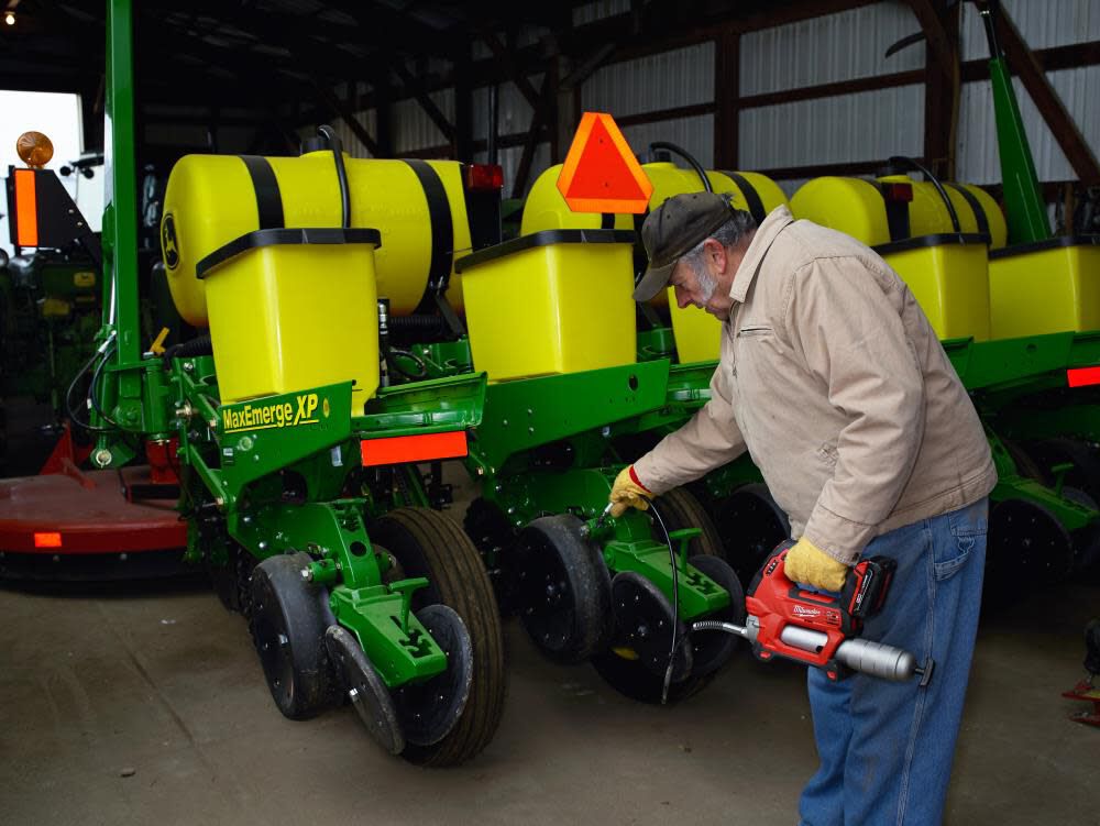 M18 FUEL HTIW with Grease Gun Kit 2767-22GG