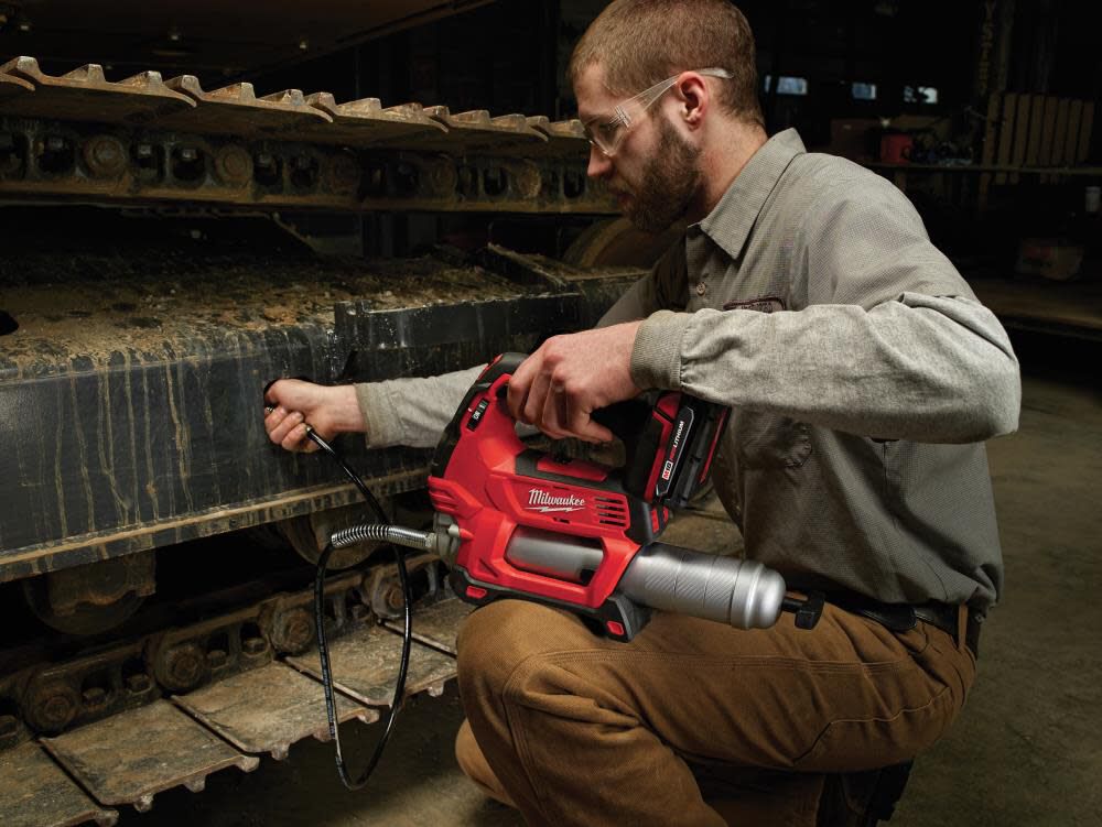 M18 FUEL HTIW with Grease Gun Kit 2767-22GG