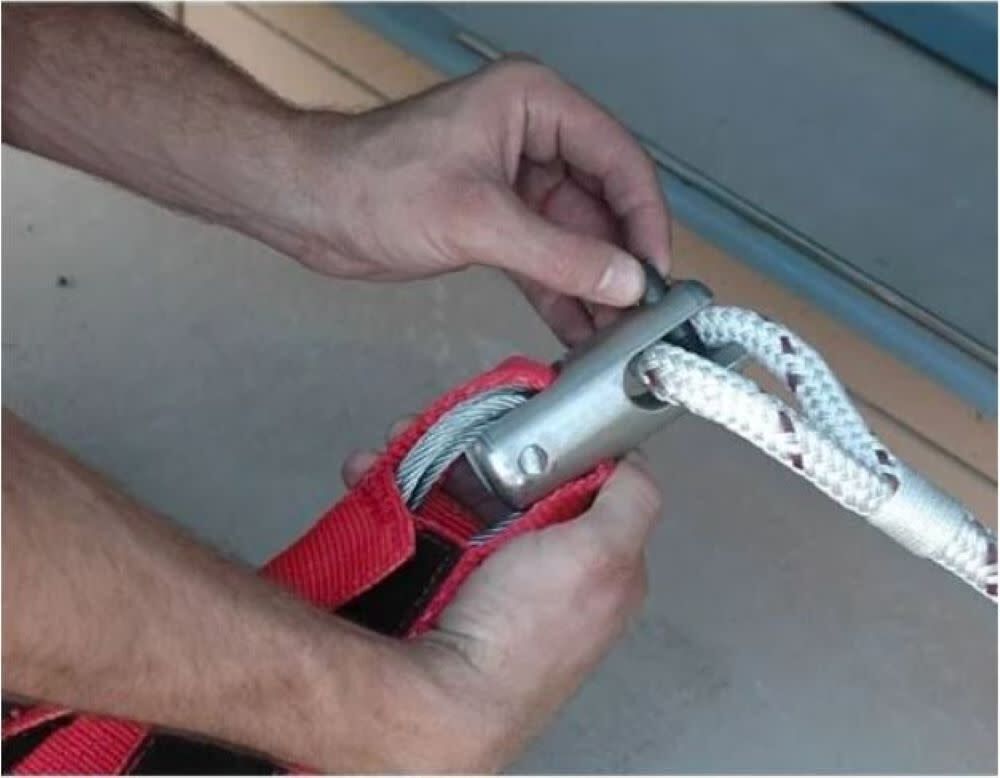 1 5/8in Swivel Rope Clevis (max. working load: 10000 lbs) MS158