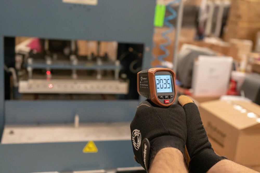 930F Infrared Thermometer Dual Laser Targeting 31212S