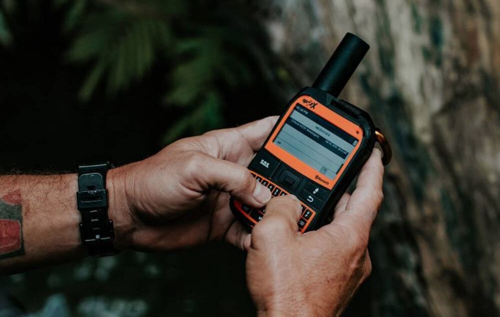 X 2 Way Satellite Messaging GPS Device with Bluetooth SPOT-HD-X-B