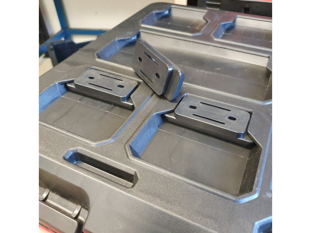 Cleat 'n' Feet Mounting System 4pk Black OM-CLFT-BLK-4