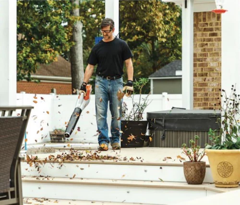 BGA 60 Blower Cordless with Battery & Charger Kit BA04 011 5941 US