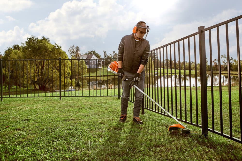 FS 70R 27.22cc Straight Shaft Trimmer with Loop Handle 4144 200 0137 US