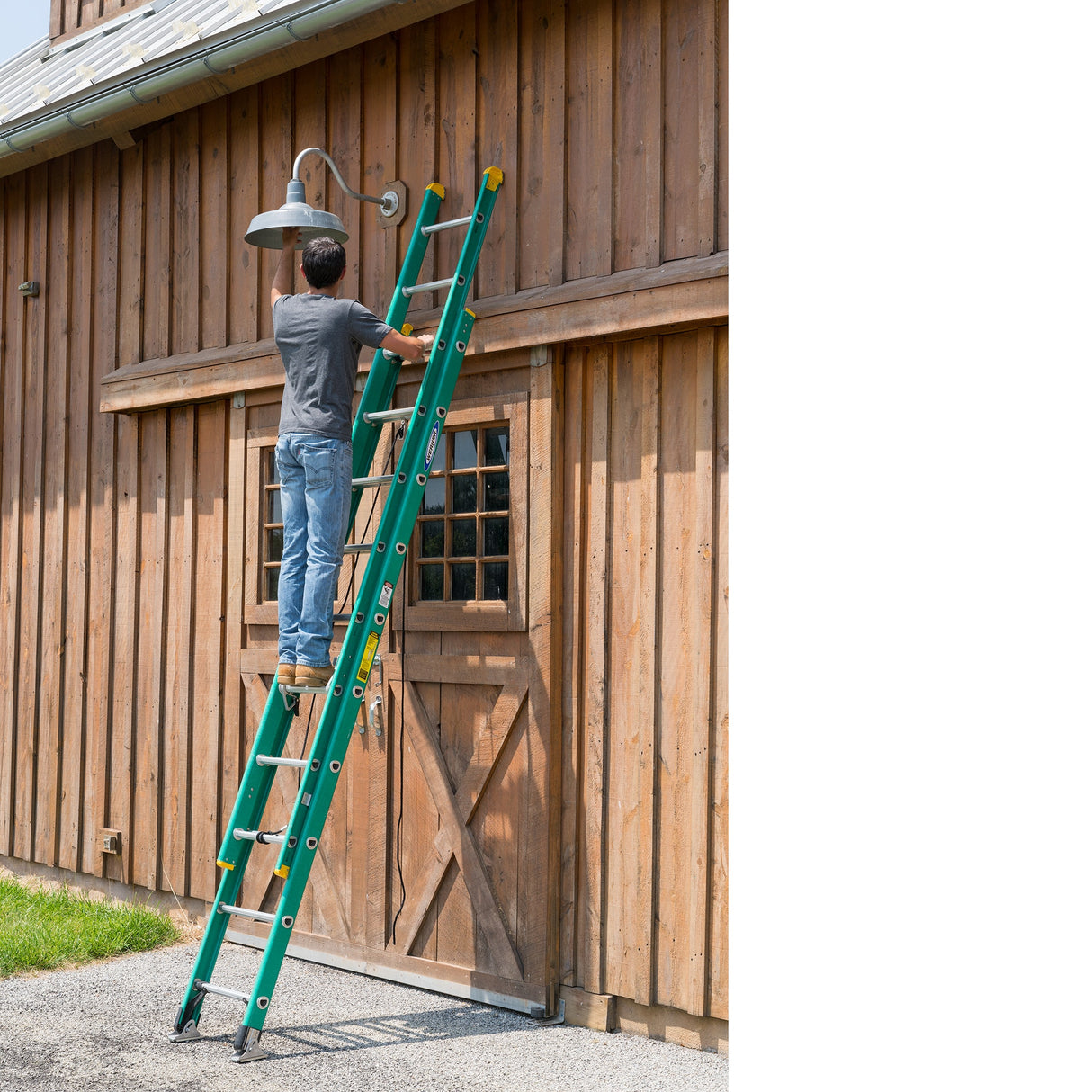 D5900-2 16-ft Fiberglass Type 2-225-lb Load Capacity Extension Ladder D5916-2