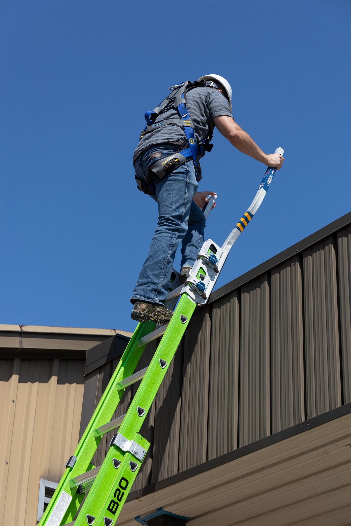 Aluminum 8-in Extension Ladder Walkthru For Ladders X300010-MP4