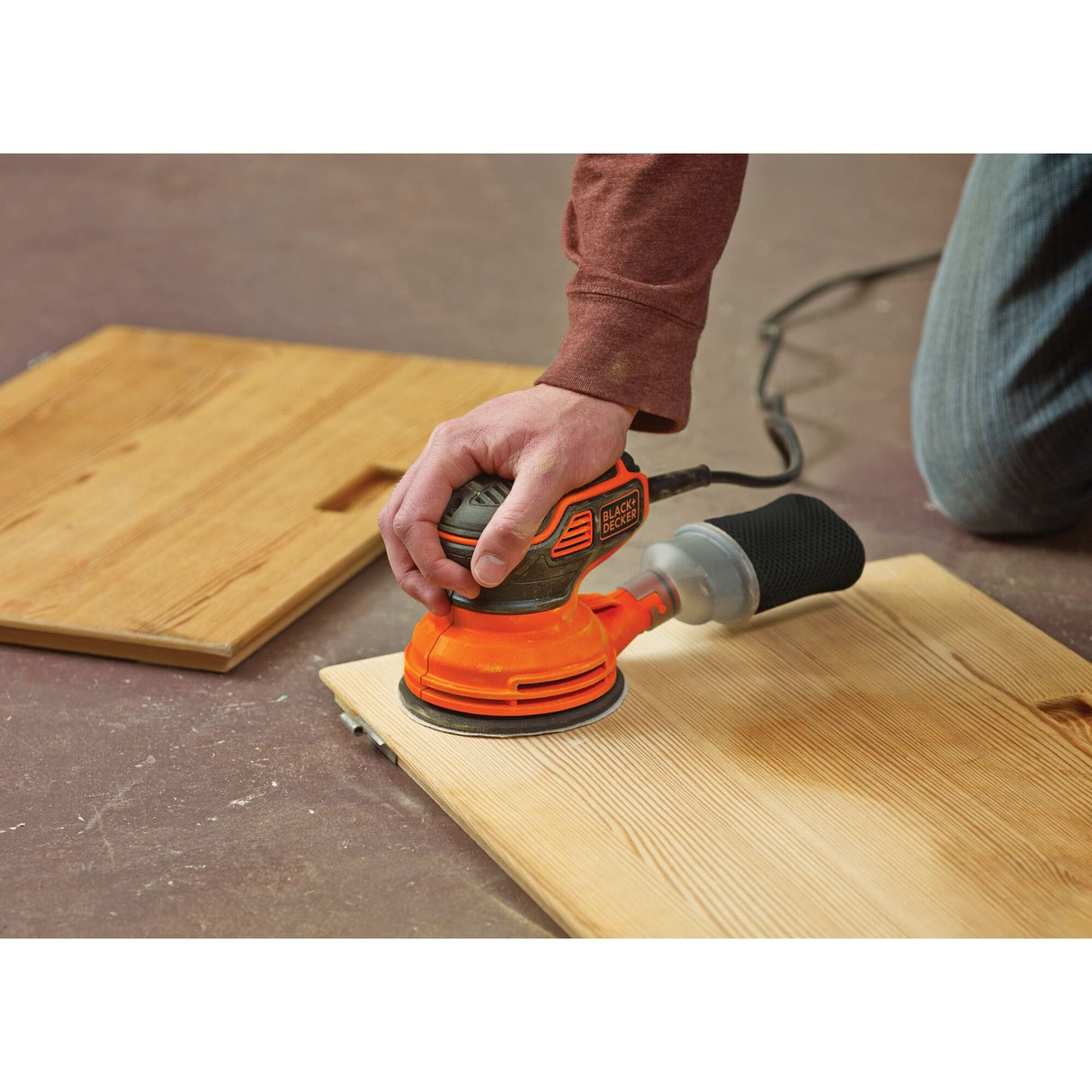 2.4-Amp Corded Orbital Sander with Dust Management BDERO600