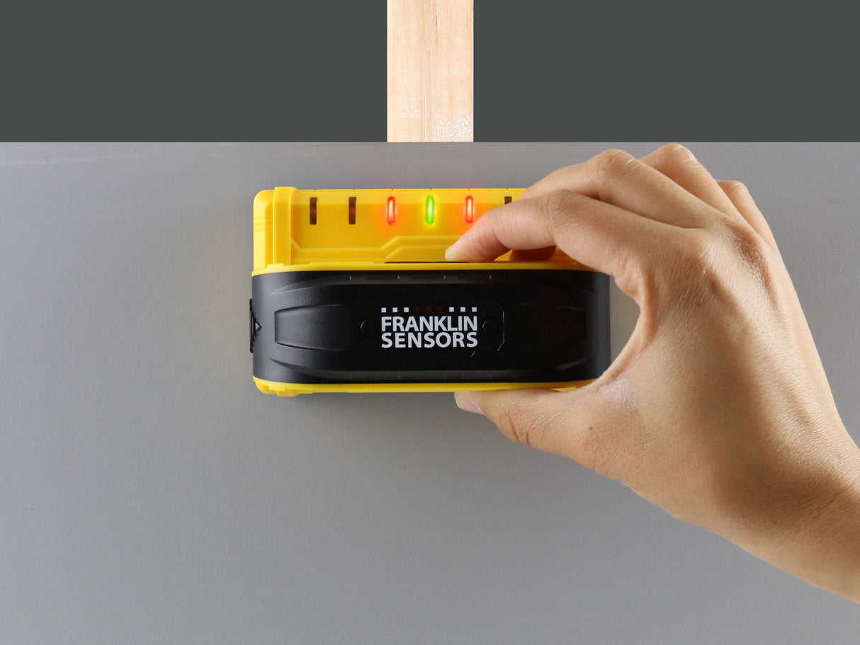 X700 1-in Scan Depth Metal and Wood Stud Finder FSX70012