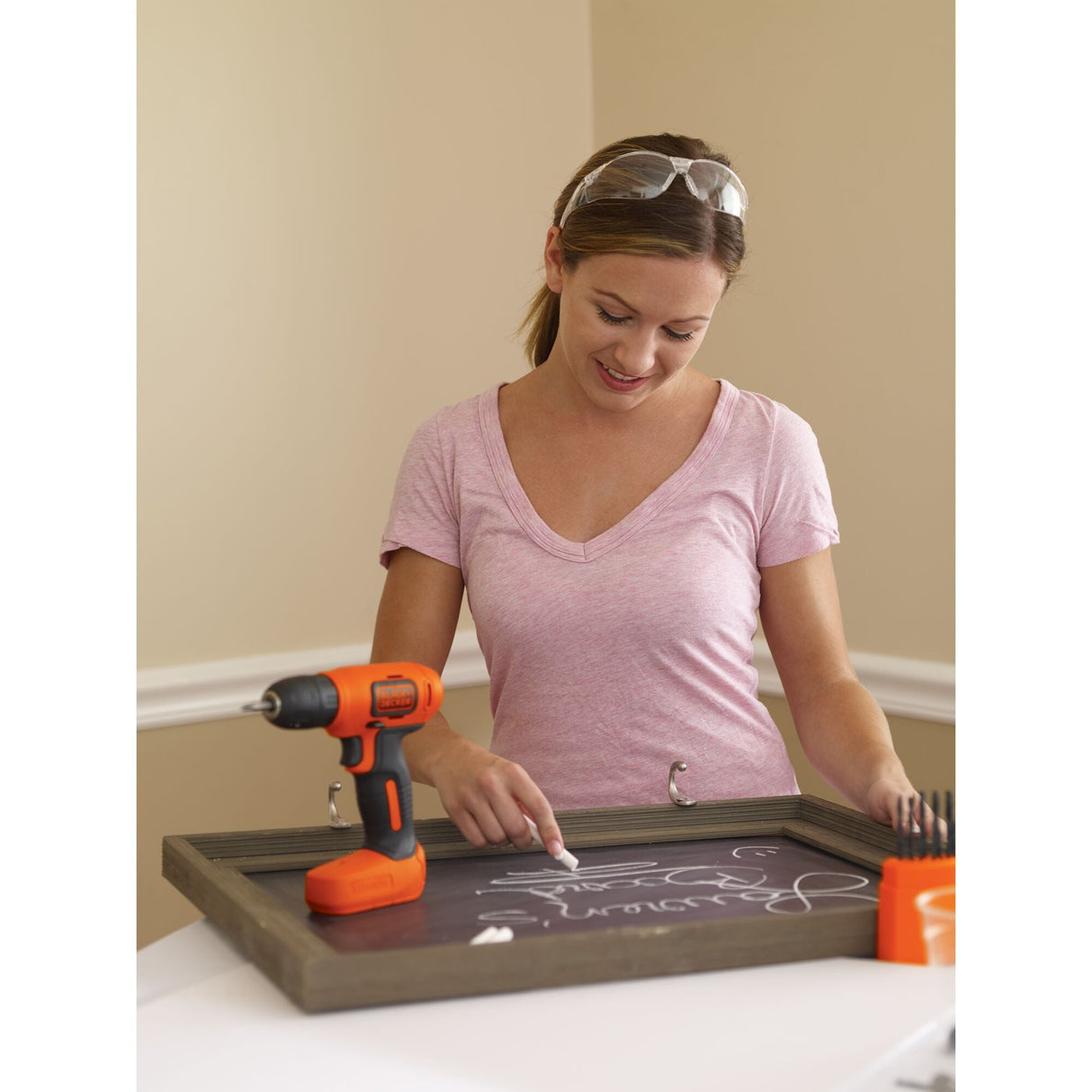 8-volt 3/8-in Keyless Cordless Drill (1-Battery Included, Charger Included) BDCD8C