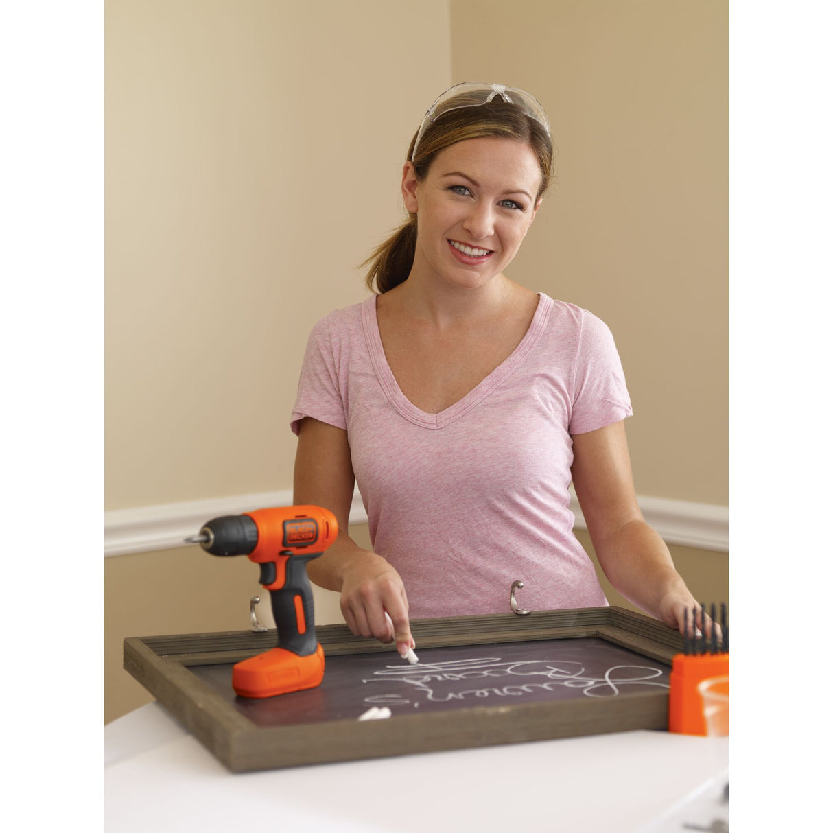 8-volt 3/8-in Keyless Cordless Drill (1-Battery Included, Charger Included) BDCD8C