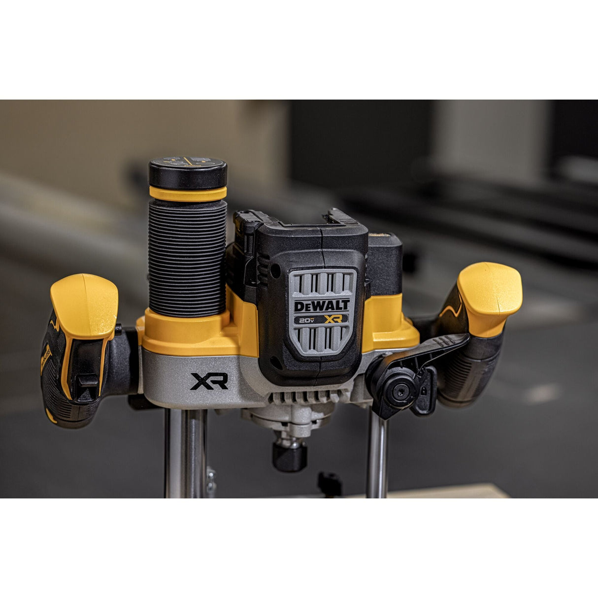 XR 1/4-in and 1/2-in 2.25-HP Variable Brushless Plunge Cordless Router (Bare Tool) DCW620B