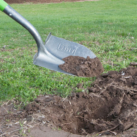 Long Wood Round Point Digging Shovel 2535600