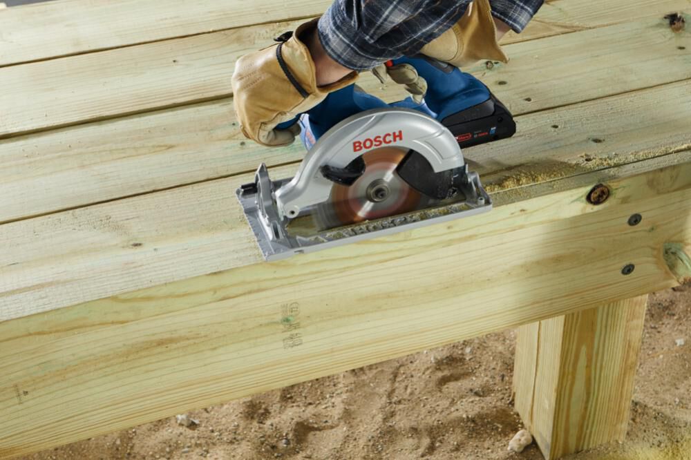 18-volt 2-Amp 6-1/2-in Cordless Circular Saw (Bare Tool) CCS180B