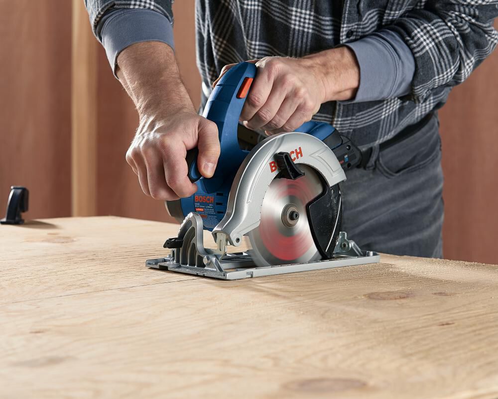 18-volt 4-Amp 6-1/2-in Cordless Circular Saw (1-Battery & Charger Included) CCS180-B15