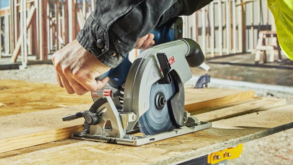 18-volt 6-1/2-in Brushless Cordless Circular Saw (Bare Tool) GKS18V-22LN