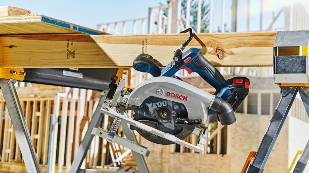 18-volt 6-1/2-in Brushless Cordless Circular Saw (Bare Tool) GKS18V-22LN