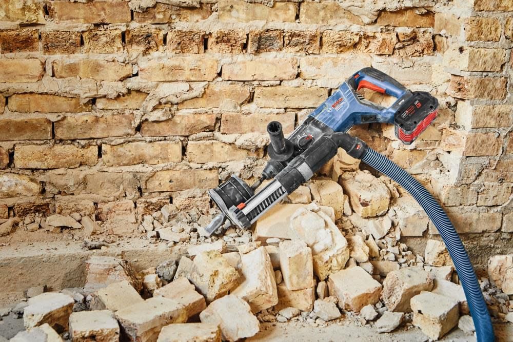 Bulldog 18-volt 8-Amp 1-1/8-in Sds-plus Variable Speed Cordless Rotary Hammer Drill (2-Batteries Included) GBH18V-28DCK24