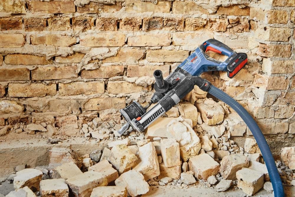 Bulldog 18-volt 8-Amp 1-1/8-in Sds-plus Variable Speed Cordless Rotary Hammer Drill (2-Batteries Included) GBH18V-28DCK24