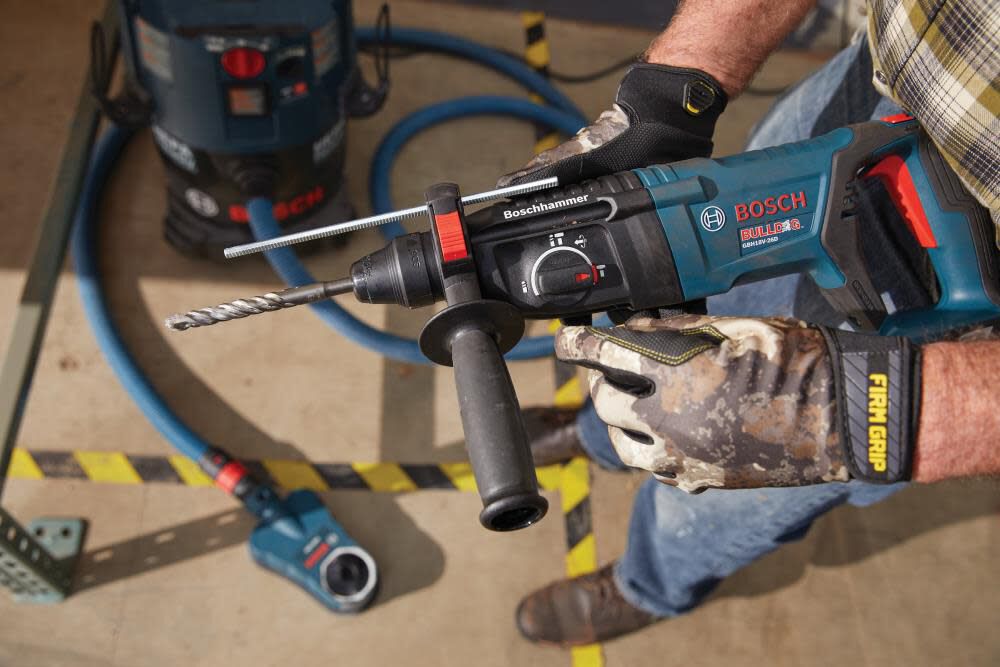 Bulldog Core18V 4-Amp 1-in Sds-plus Variable Speed Cordless Rotary Hammer Drill(1-Battery Included) GBH18V-26DK15