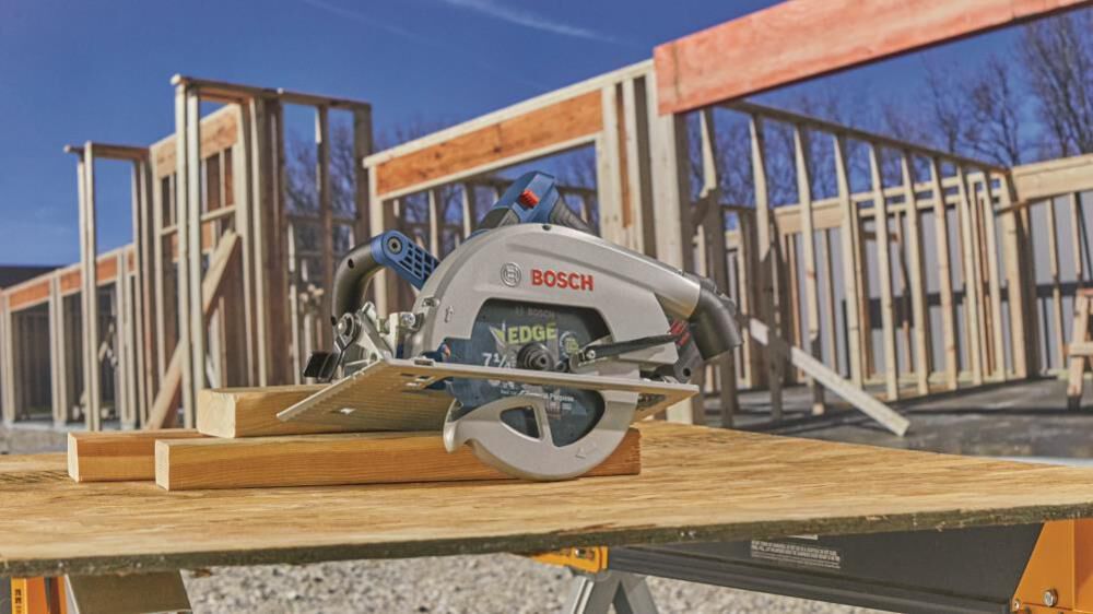 Profactor 18-volt 7-1/4-in Brushless Cordless Circular Saw (Bare Tool) GKS18V-26LN