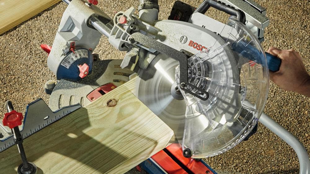 GCM18V-12SDN14 12-in 8-Amp 18-volt Dual Bevel Sliding Compound Cordless Miter Saw (Battery and Charger Included) GCM18V-12SDN14