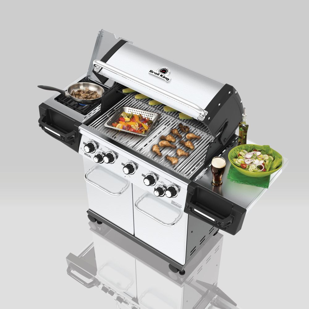 Regal S590 Pro 5-Burner Liquid Propane Gas Grill 958344