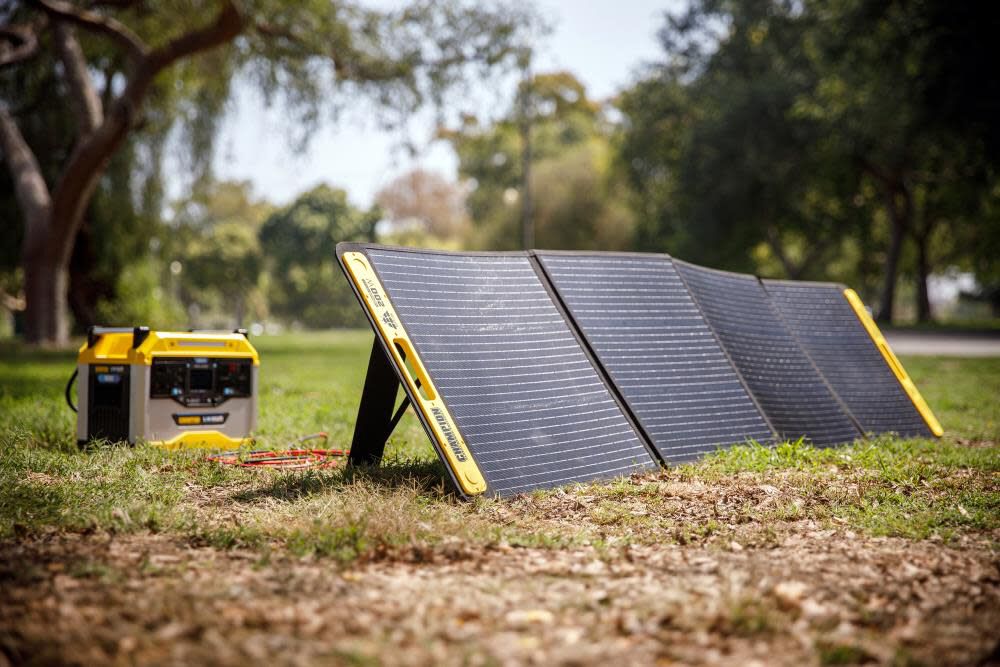 200-Watt Portable Foldable Solar Panels with Extension Cable and Kickstand 201247