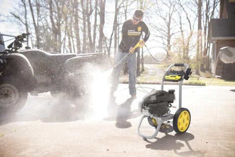 3200-PSI 2-1/2 GPM Low Profile Gas Pressure Washer with Honda Engine 100580