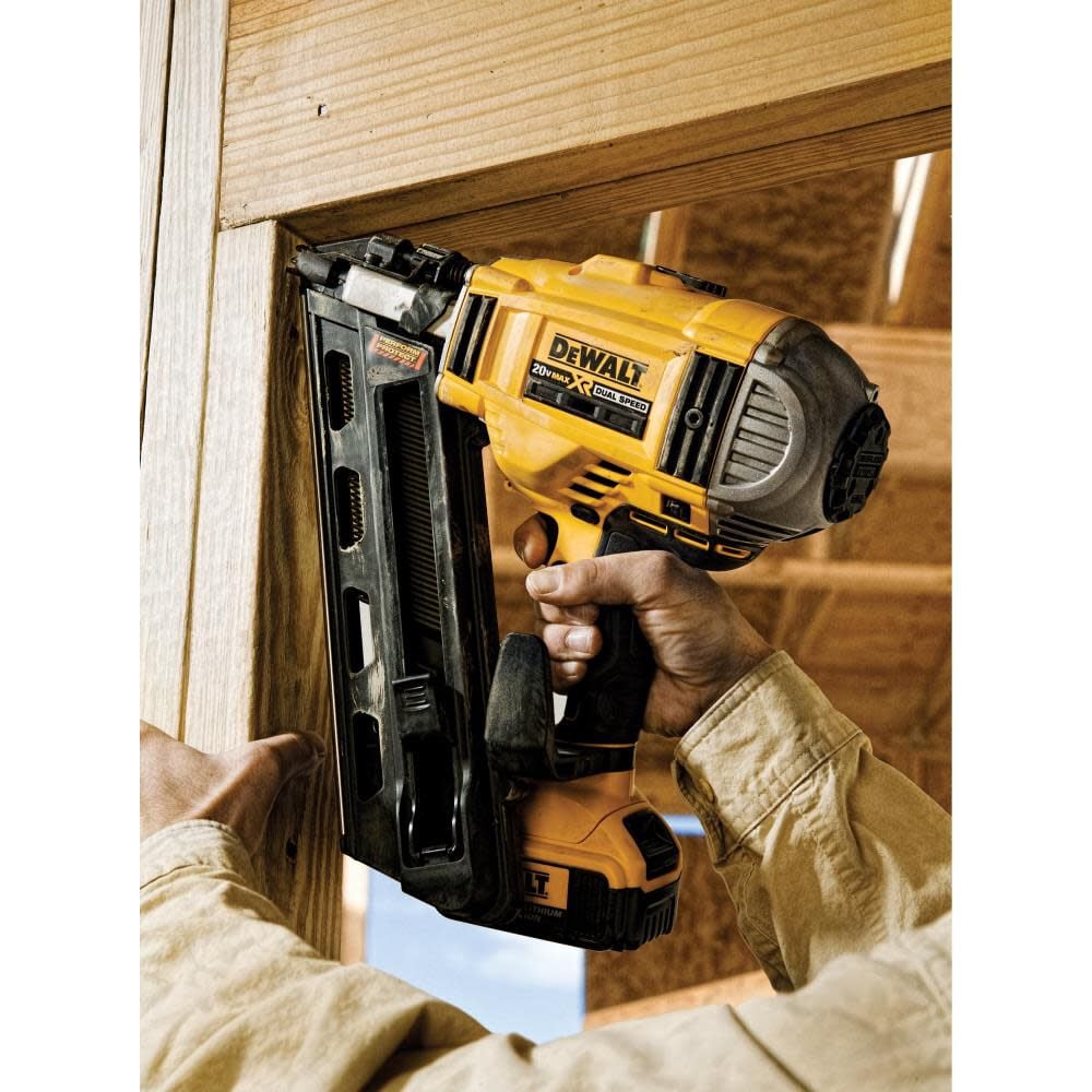 20V MAX XR Dual Speed Framing Nailer DCN692M1