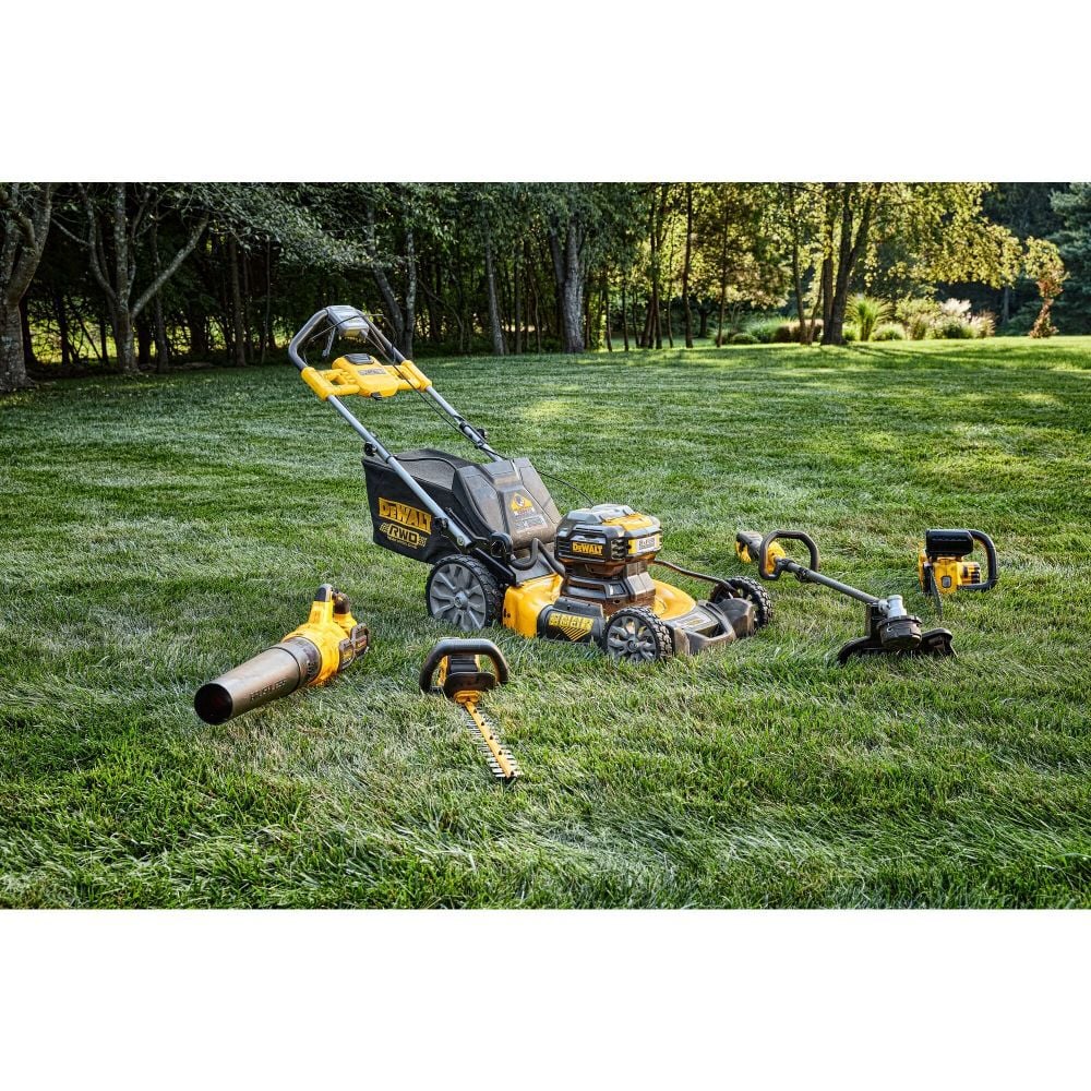 60V MAX 17 in. Brushless Attachment Capable String Trimmer Kit DCST972X1