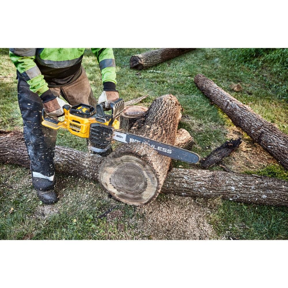 60V MAX Chainsaw 20inch Brushless Cordless Kit DCCS677Y1