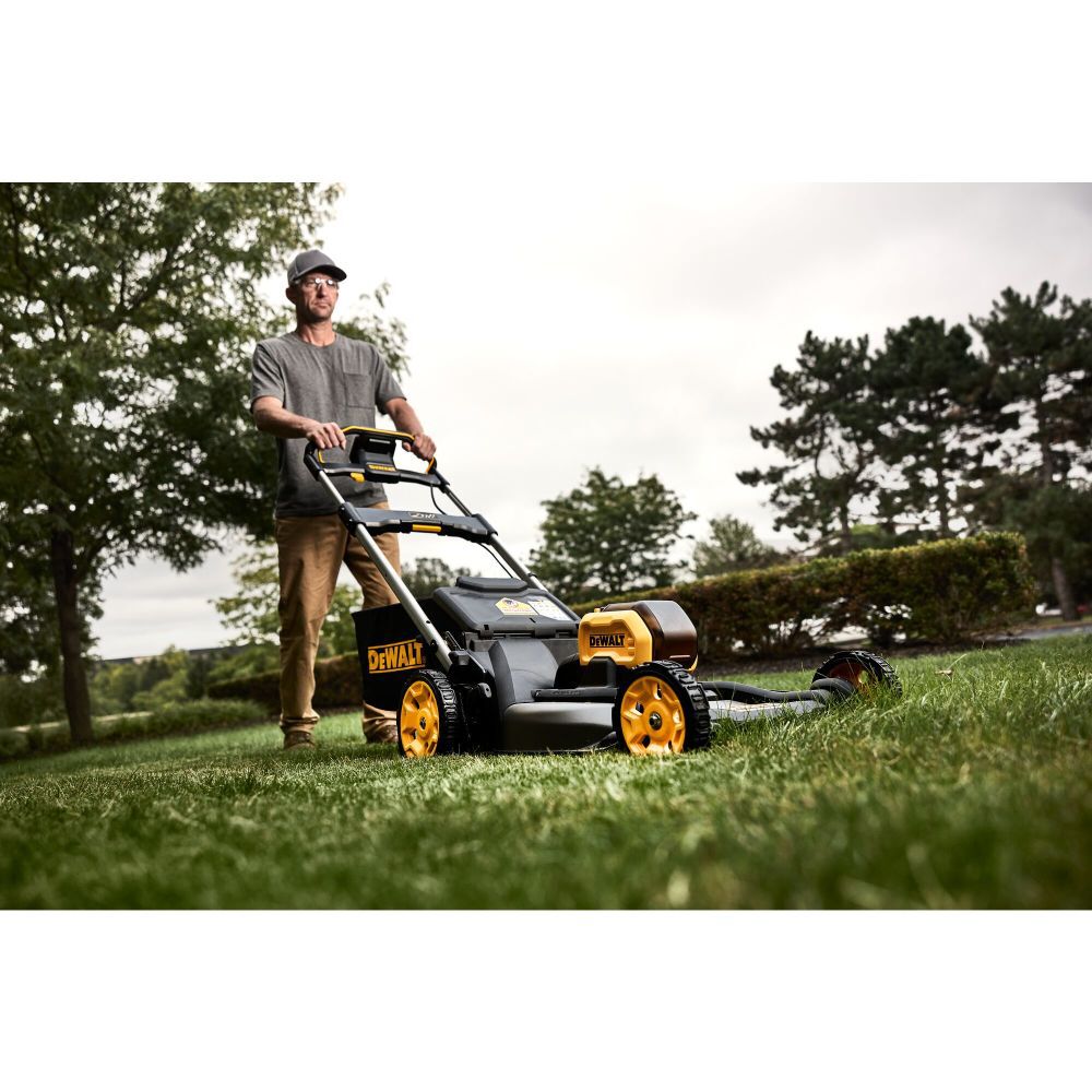 60V MAX Cordless Brushless Push Mower Kit DCMWP600X2