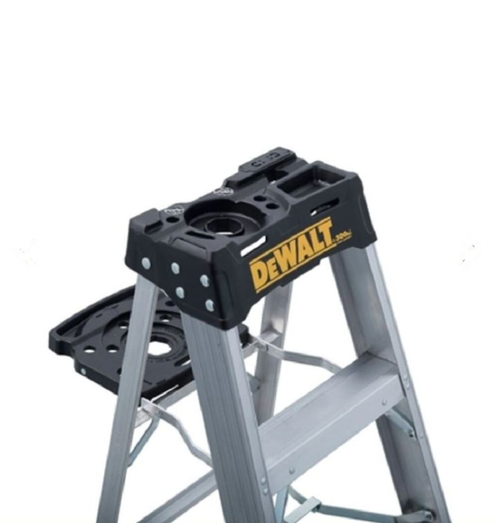 Stepladder Type IA 300lb Rated AL 4' DXL2010-04