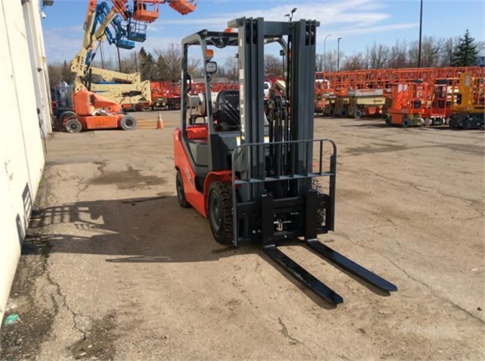 Americas 5000# Dual Fuel Vertical Mast Forklift CPQYD25-M1H-48