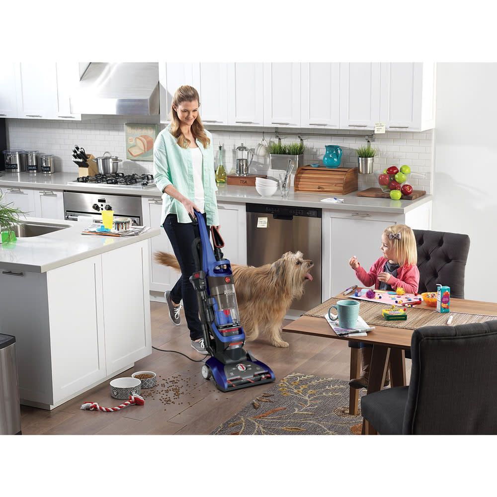 WindTunnel Upright Vacuum UH71250