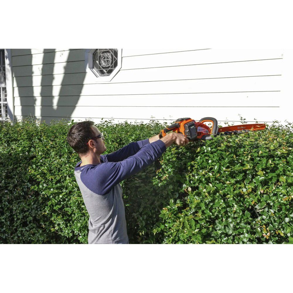 320iHD60 24 in 42V Battery Hedge Trimmer with Battery & Charger 970 59 26-02